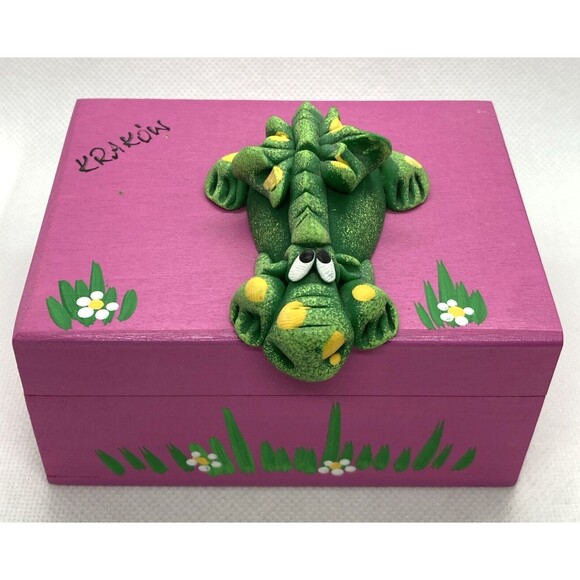Krakow Poland Tourist Wooden Dragon Figurine Pink Trinket Box Hinged  4'' x  3'' - Picture 1 of 10